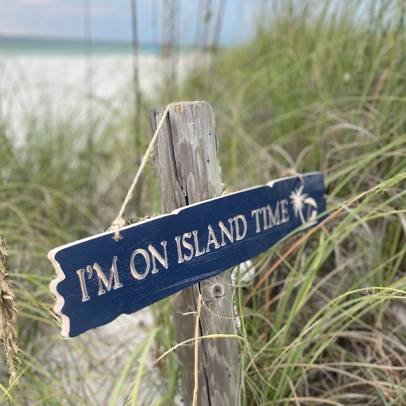 NEW “I’M ON ISLAND TIME” WOODEN BOARD SIGN COASTAL NAUTICAL BEACH WALL DECOR - Picture 3 of 16